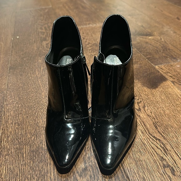 Black high heels - Picture 1 of 5